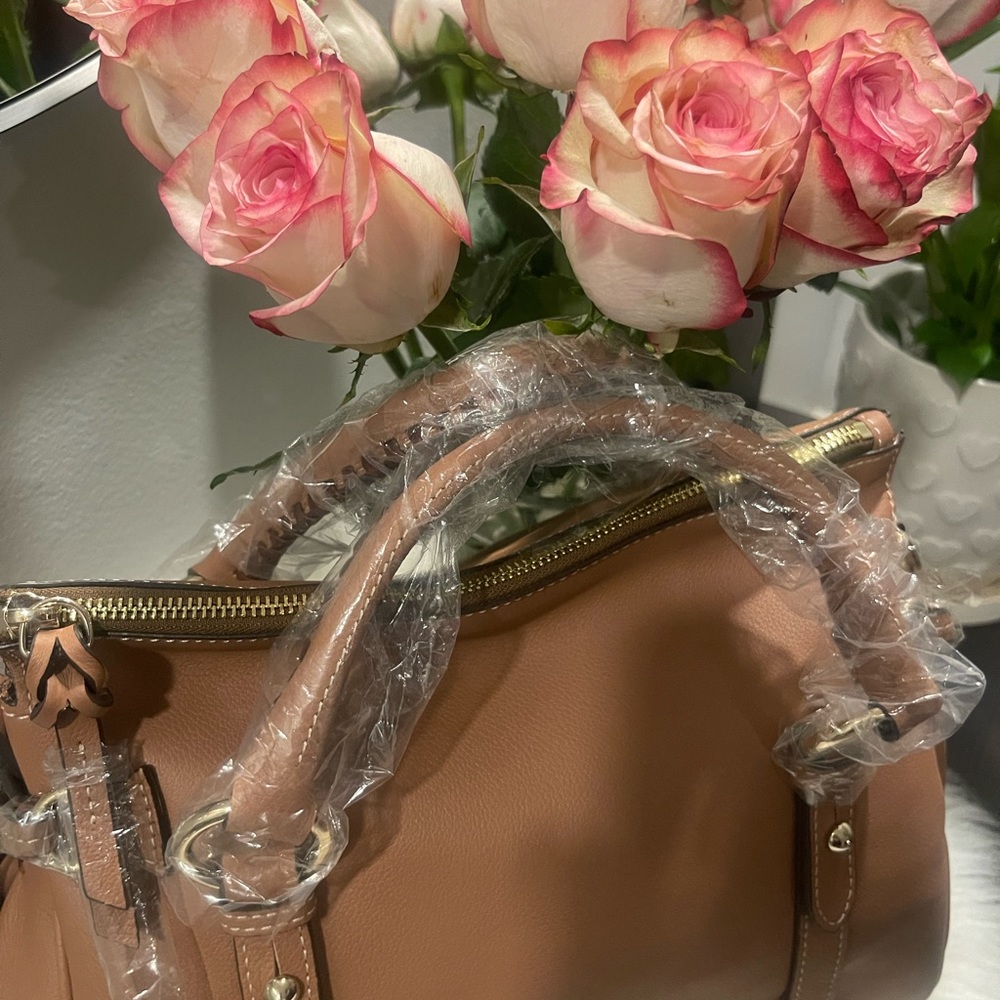NWT Dooney and Bourke Sorrento Satchel in color Bark RARE - Picture 10 of 16